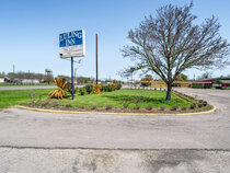 Hotel Luling TX Downtown I-10/US-90 by OYO Rooms