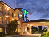 Holiday Inn Express Hotel & Suites Corona