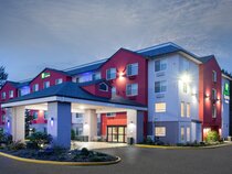 Holiday Inn Express & Suites Lincoln City