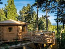 Logis les Cabanes dans les Bois