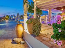 Golden Bay Aparthotel