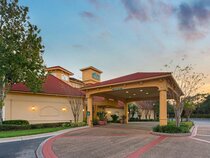 La Quinta Inn & Suites by Wyndham USF (Near Busch Gardens)
