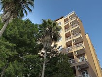 Lara Dinc Hotel