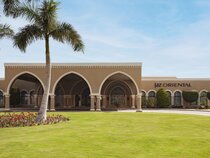 Jaz Oriental, Almaza Bay