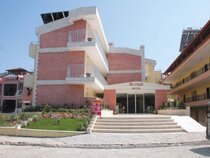 Mr. Crane Hotel