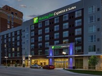 Holiday Inn Express & Suites Lincoln Downtown