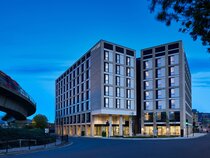 Courtyard By Marriott London City Airport