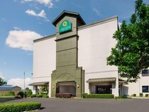 La Quinta Inn & Suites by Wyndham New Orleans Airport