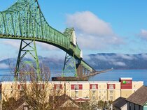 Holiday Inn Express Hotel & Suites Astoria