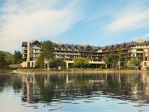 Entourage sur-le-Lac
