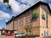 Express by Holiday Inn Waterfront