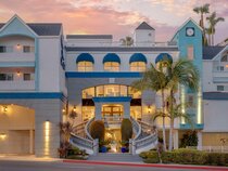 Best Western Plus Marina Shores Hotel