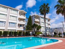 New Garden Luna Side Apart Hotel