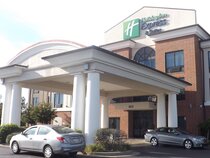 Holiday Inn Express Hotel & Suites Dyersburg