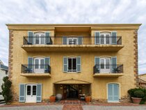 Auberge Burgundy