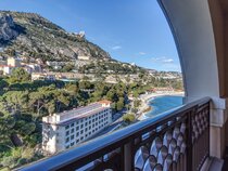 Carlo Bay Hotel & Resort