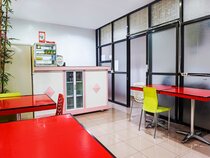 RedDoorz @ Homestay Madu Makassar