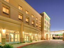 Holiday Inn Hotel & Suites Bakersfield North