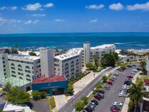 Aquamarina Beach Hotel Cancun