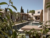 Pierros Verde Private Suites