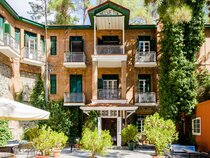 New Helvetia Hotel