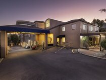 Greenlane Suites