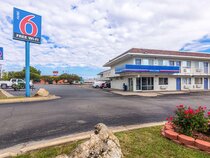 Motel 6