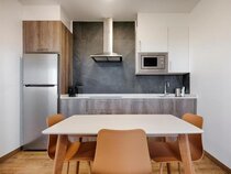 Th Suites