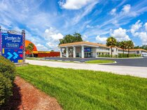 Travelodge by Wyndham Orlando Lake Buena Vista South