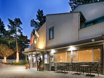 Best Western The Inn & Suites Pacific Grove