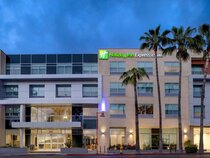 Holiday Inn Express & Suites Glendale Downtown