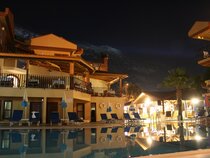 Belcehan Beach Hotel