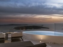 Aqua Luxury Suites