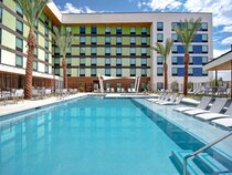 Hampton Inn & Suites Las Vegas Convention Center