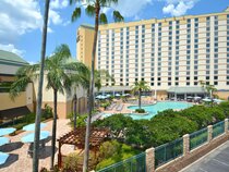 Rosen Plaza Hotel