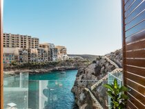 Blu Waters Boutique Hotel