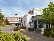 B&B HOTEL Cergy Port