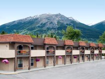 Tonquin Inn
