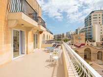 Gillieru Harbour Hotel