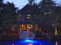 Golden Eye Hotel & Resort