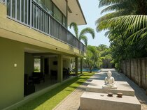 Moi Dambulla by DBI