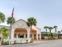 Super 8 by Wyndham St. Petersburg