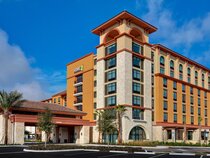 Home2 Suites by Hilton Orlando at FLAMINGO CROSSINGS Town Center