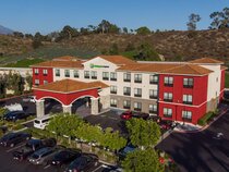 Holiday Inn Express & Suites Lake Forest