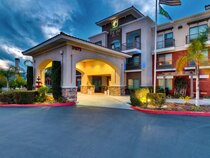 Holiday Inn Express Hotel & Suites Lake Elsinore