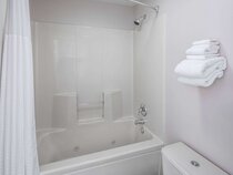 Baymont Inn & Suites Cleveland