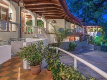 Hotel Villas Lirio