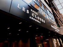 Les Closes