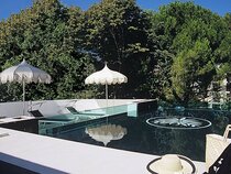 M Glamour Hotel