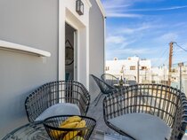 Oasis Hotel Santorini